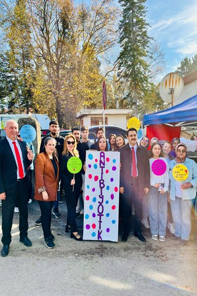 GEREKSİZ ANTİBİYOTİK KULLANIMINA KARŞI FARKINDALIK: ÖĞRENCİLERDEN TOPLUMA ANLAMLI ETKİNLİK