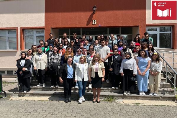 Tıbbi Dokümantasyon ve Sekreterlik Programı Öğrencilerine 