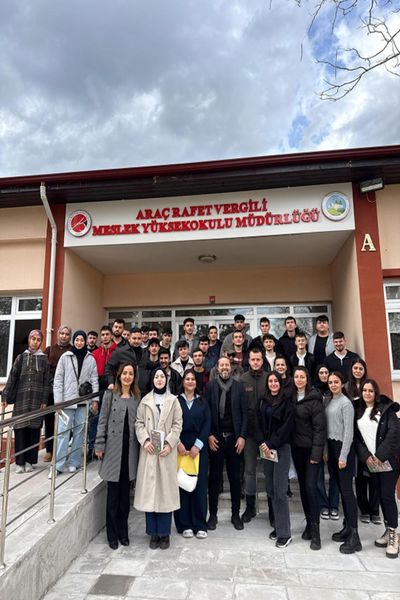 Yüksekokulumuzda “Doğa ve Av Turizmi” Paneli ve Uygulamalı Eğitimi Gerçekleştirildi